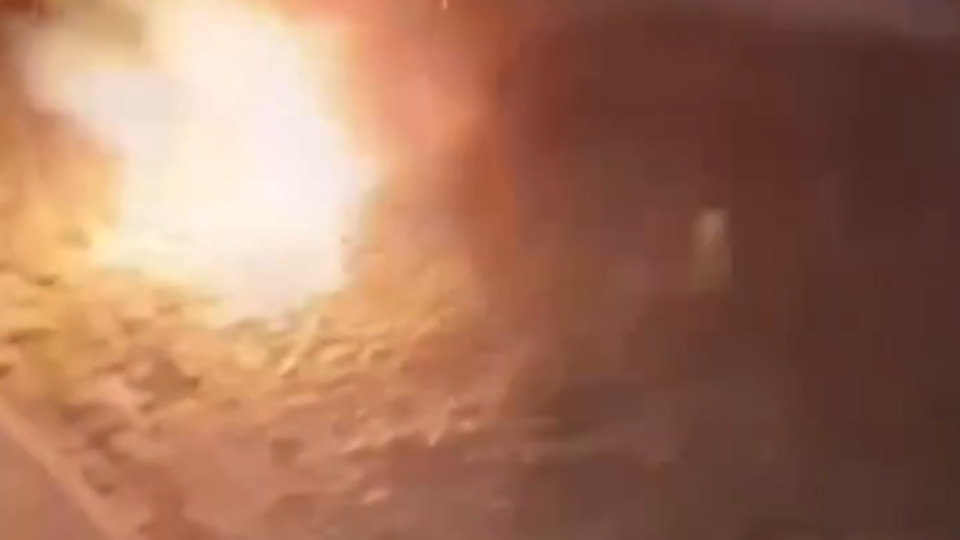 Yeraltındaki kablo bomba gibi patladı