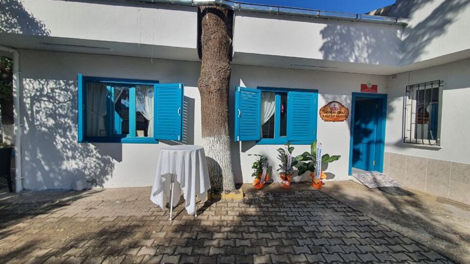 Kadınlar için lokal ve çay bahçesi