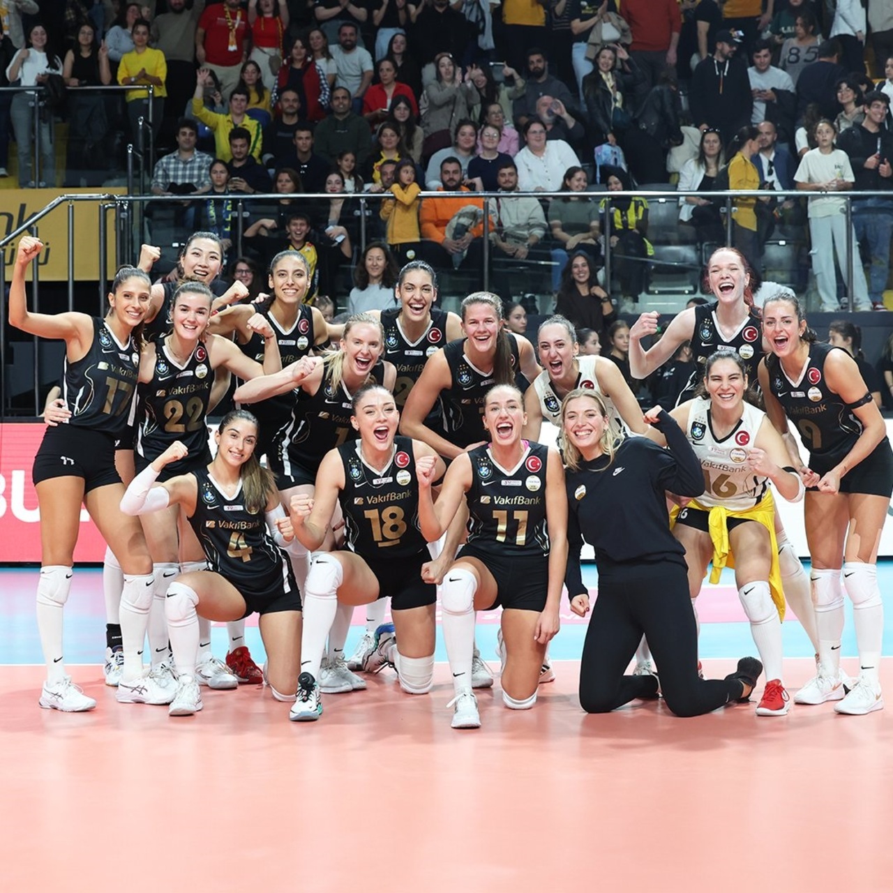 VakıfBank, F.Bahçe'yi beş sette geçti!