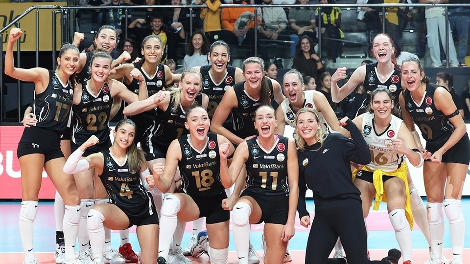 VakıfBank, F.Bahçe'yi beş sette geçti!