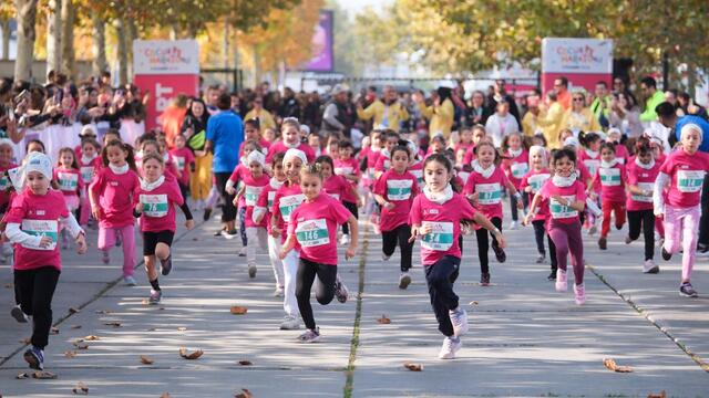 İstanbul Maratonu'nda sahne önce çocukların