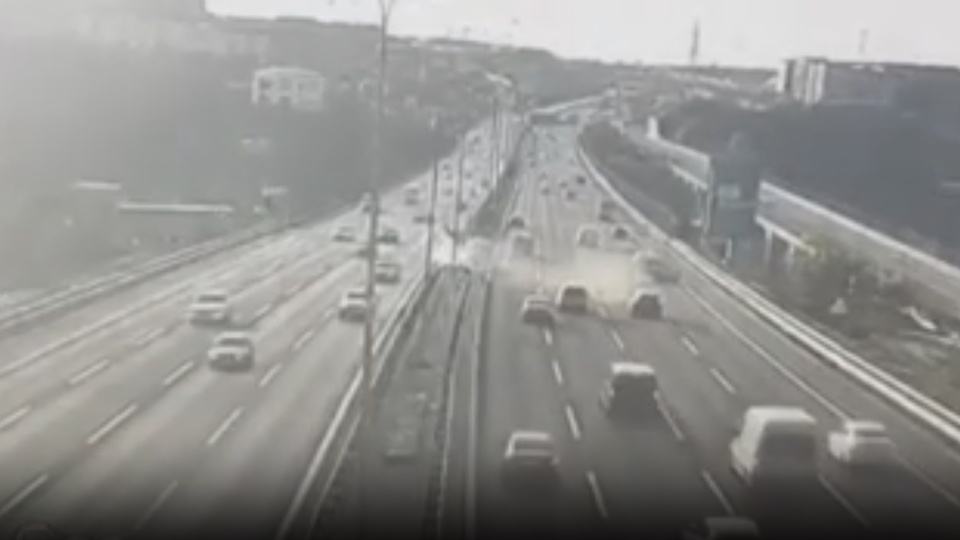 Karşı şeride geçti! 2 ölü, 4 yaralı