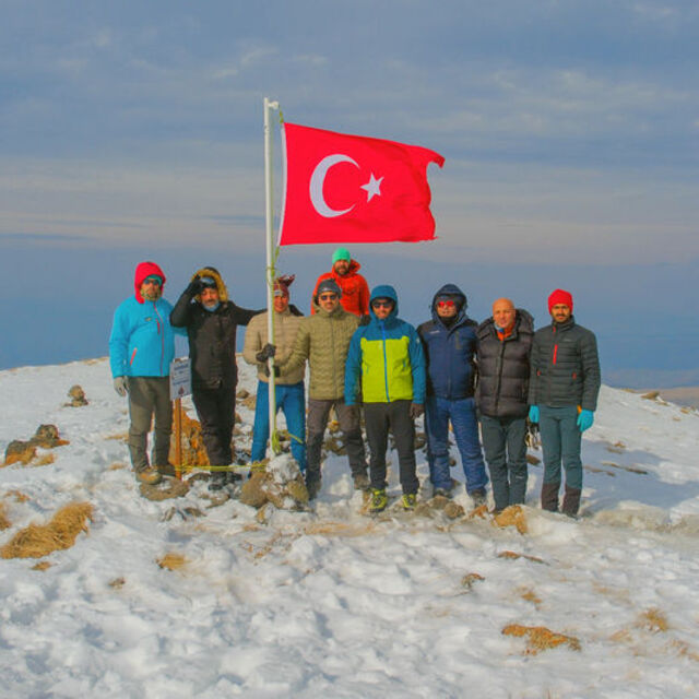Dağcılar Sarıkamış şehitlerini Allahuekber Dağları'nda andı