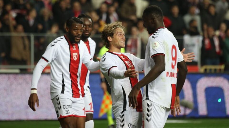 Samsunspor Antalyaspor'u rahat geçti!