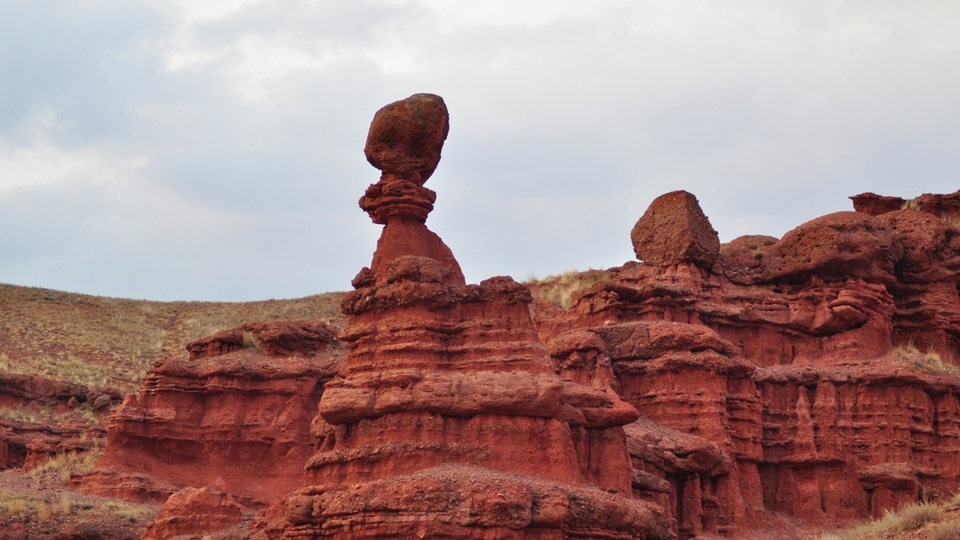 Erzurum'un kırmızı periler diyarı: Narman Peri Bacaları!