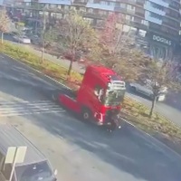 İstanbul'da TIR dehşeti! Scooterlı Ecem feci şekilde can verdi