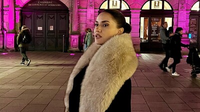 Sokak 'defile'si tepki çekti