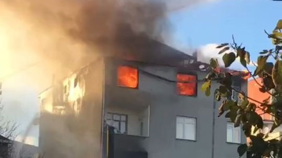 Ümraniye'de korkutan yangın!