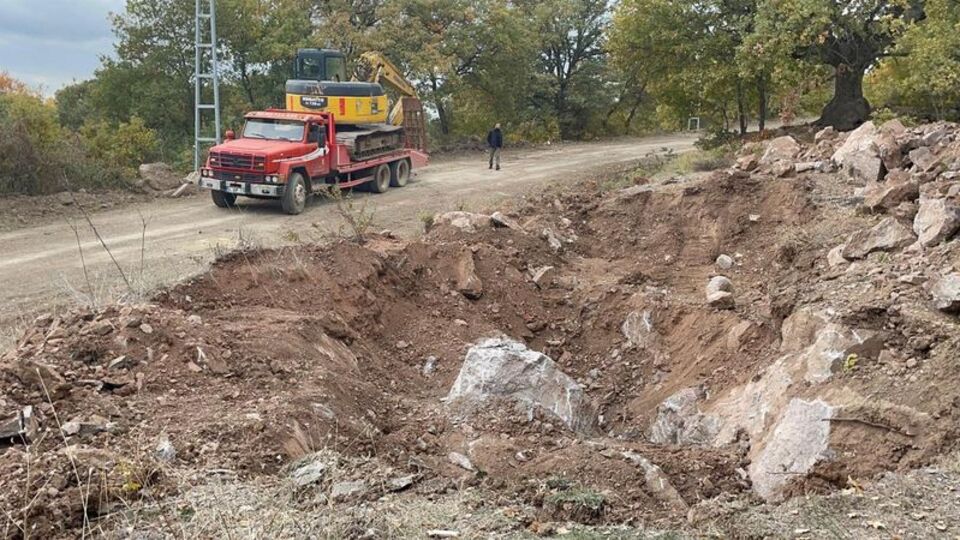 İş makinesiyle define arayanlara suçüstü