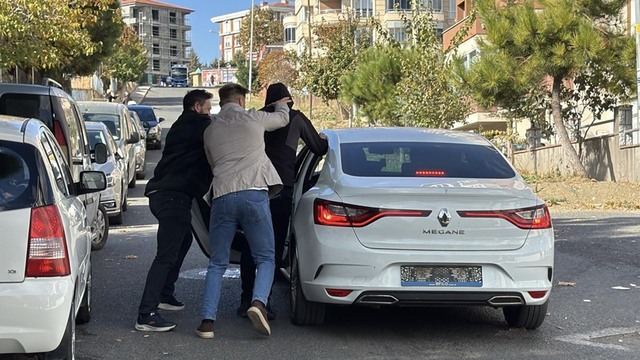 'Sigorta iadesi' vaadiyle dolandırdılar