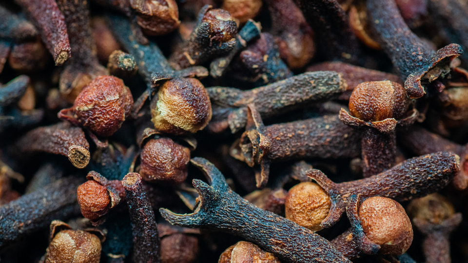 Karanfilin saça faydaları