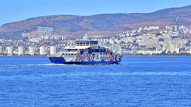 İzmir'de feribot tarifesine düzenleme