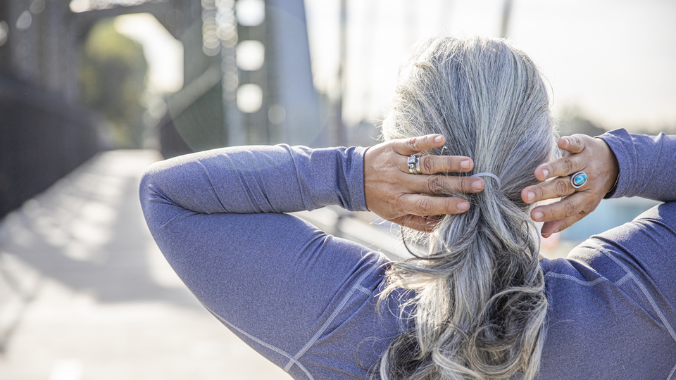 Beyazlayan saçlar eski haline döndürülebilir mi?