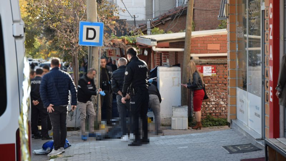 Silahlı saldırıya uğrayan müteahhit öldü