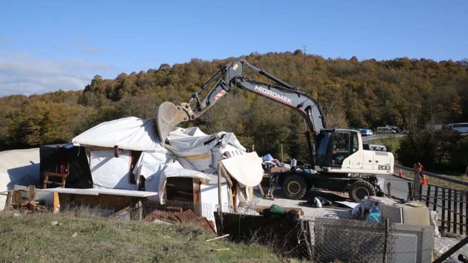 İSKİ'den kaçak yapı yıkımı