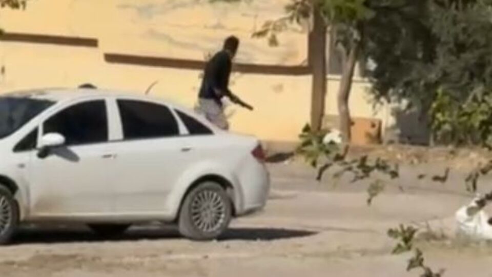 Çocuğunun önünde karısını vurdu!