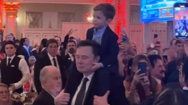 Oğlu X ile Trump'ın partisinde