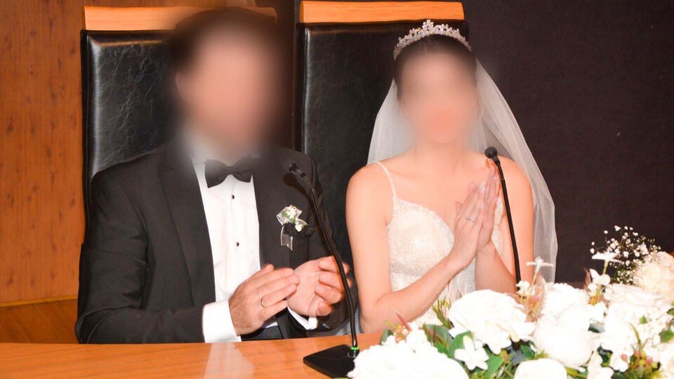 Geceleri evi süpürdüğü için 9 aylık eşine boşanma davası açtı