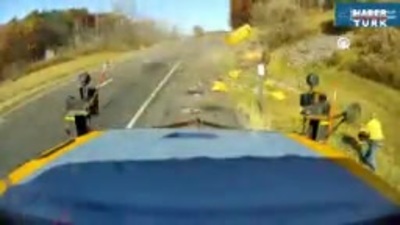 New York'ta korkunç kaza! İşçi son anda kurtuldu