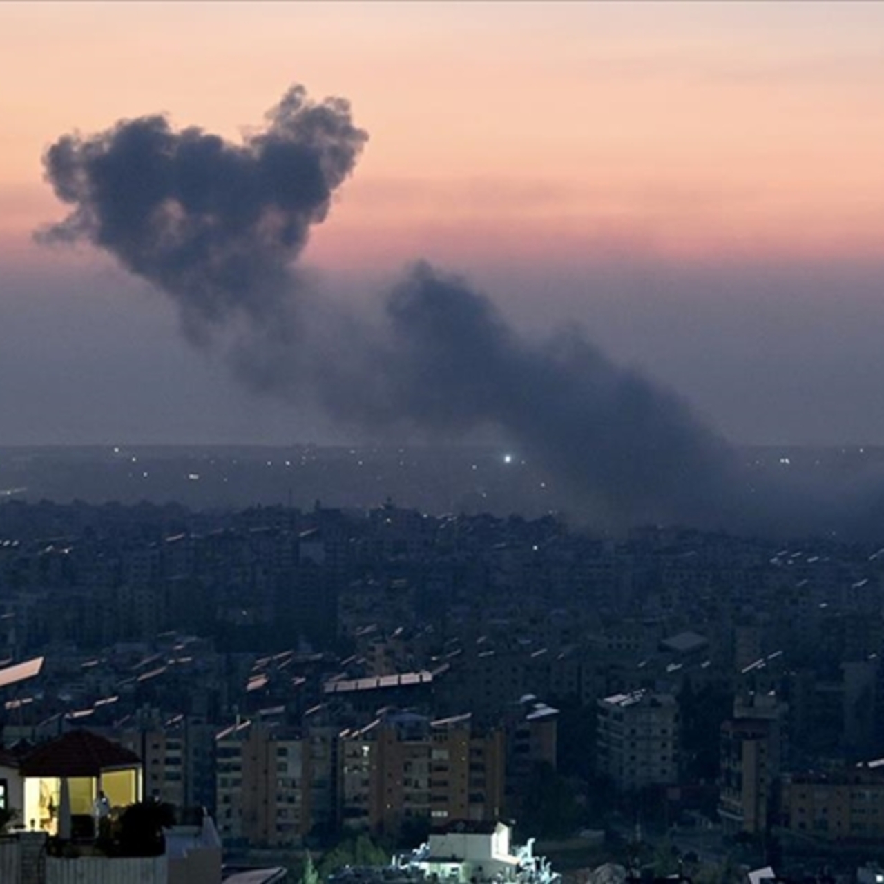 Lübnan'ın Sur kentine saldırı: 6 ölü