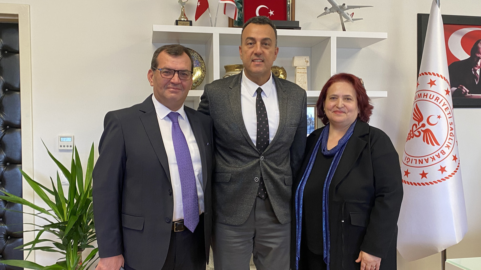 Koronavirüs sandığı hastalığı karaciğer nakliyle yendi