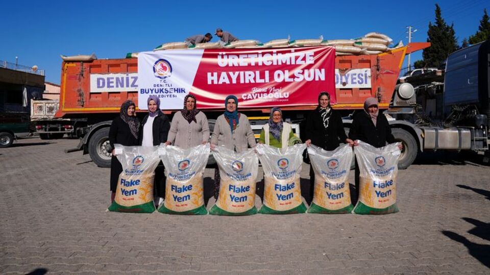 Denizli'de hayvan yetiştiricilerine yem desteği
