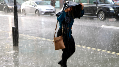 Yağmurda yürümeli mi yoksa koşmalı mıyız?