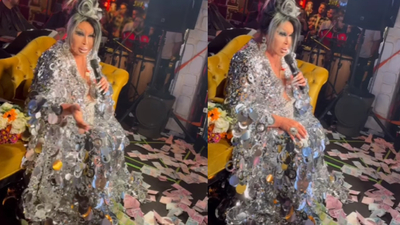 Sahneye para atıldı