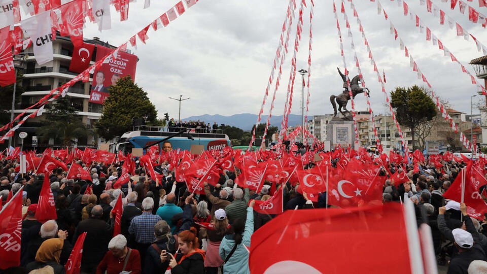 CHP'li 81 il başkanından erken seçim çağrısı, Özel'e destek mesajı