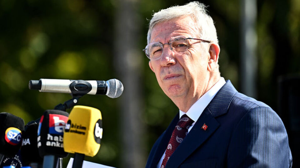 Tablolarla 'konser ücreti' açıklaması