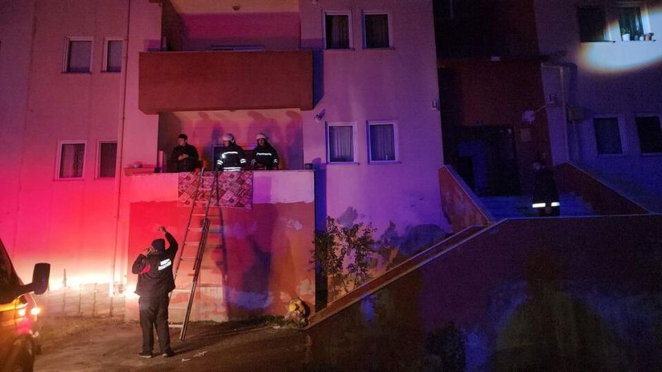 Evin mutfak tabanı çöktü, bina tahliye edildi