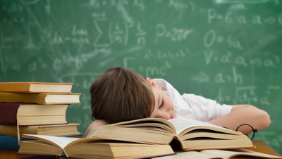 Okuldaki başarısızlık stres ve sindirim sorunlarına yol açıyor