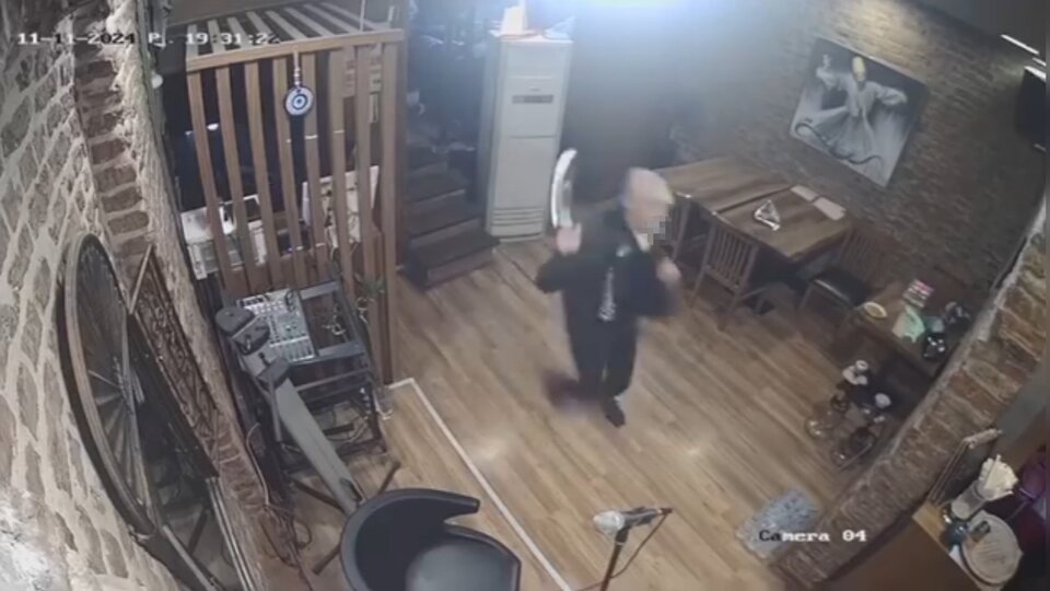 Restoran işletmecisi kadına palalı saldırı!