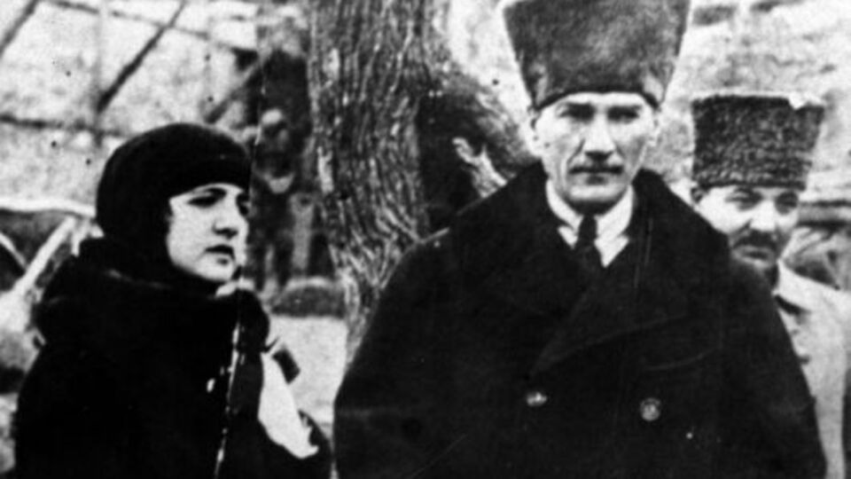 'Kemal ile Latife Danslı Anlatımı'