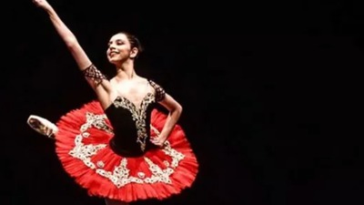 Kahreden ölüm! Genç balerin odasında ölü bulundu