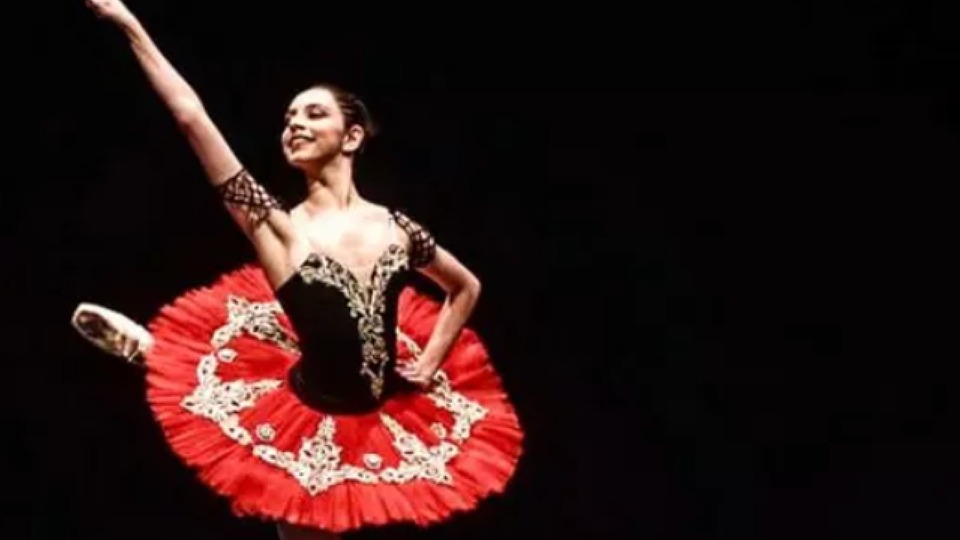 Kahreden ölüm! Genç balerin odasında ölü bulundu