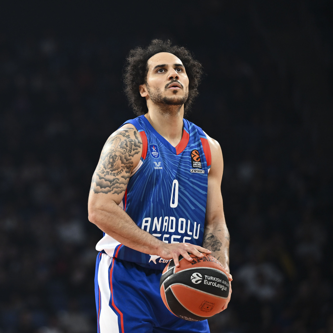 Anadolu Efes, İspanya'da galip!