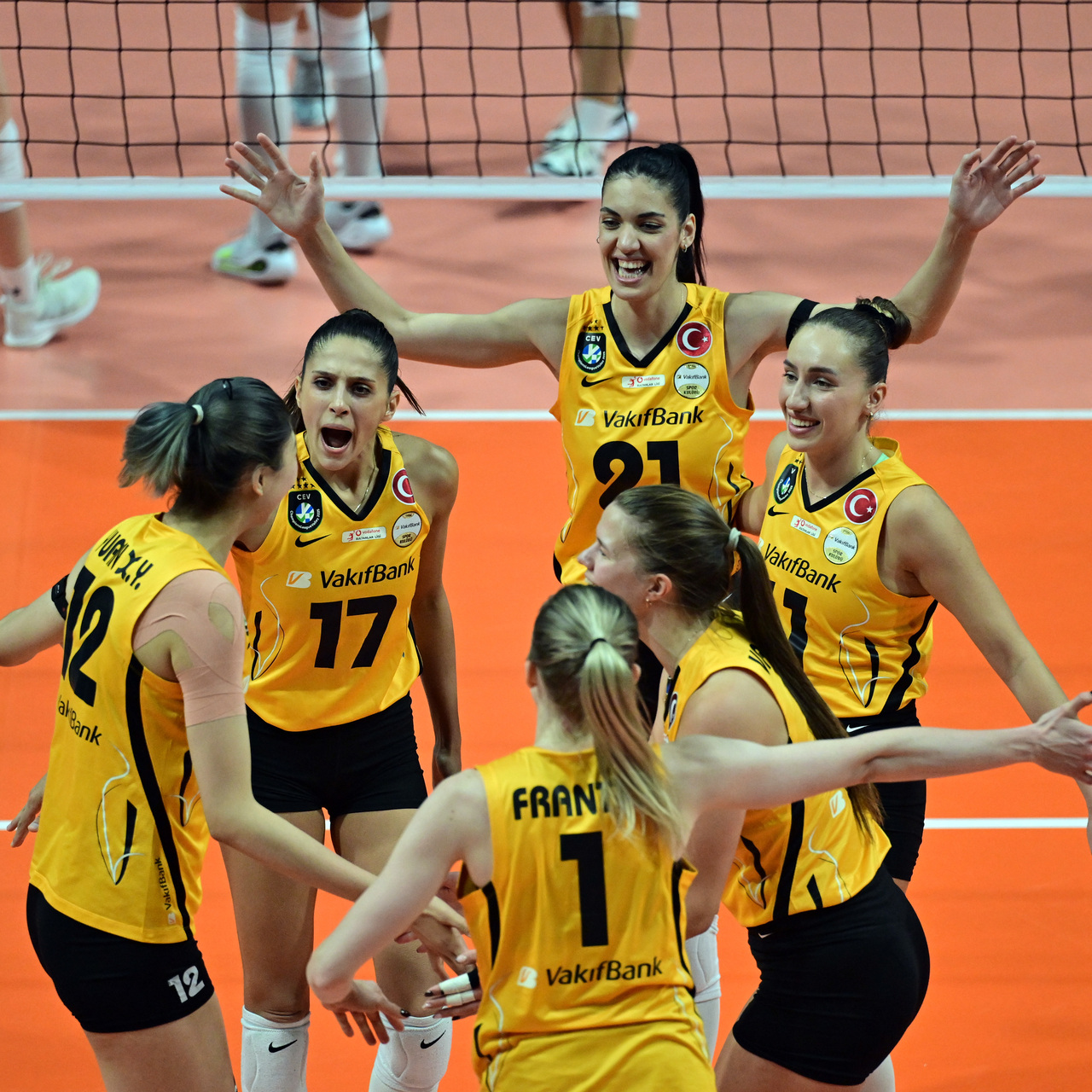 VakıfBank, Portekiz'de set vermedi!