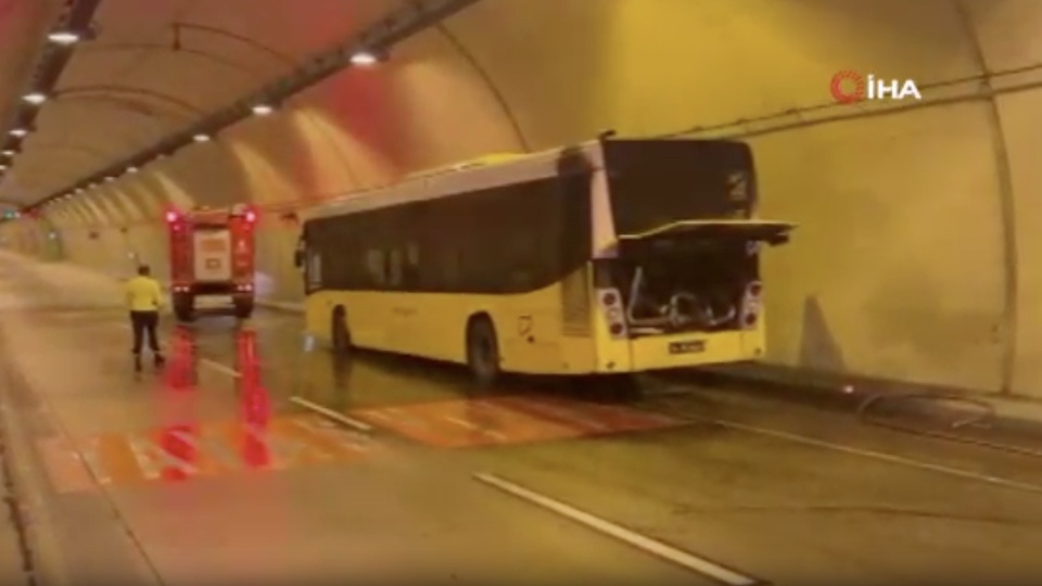 Dolmabahçe Tüneli'nde otobüs yangını!