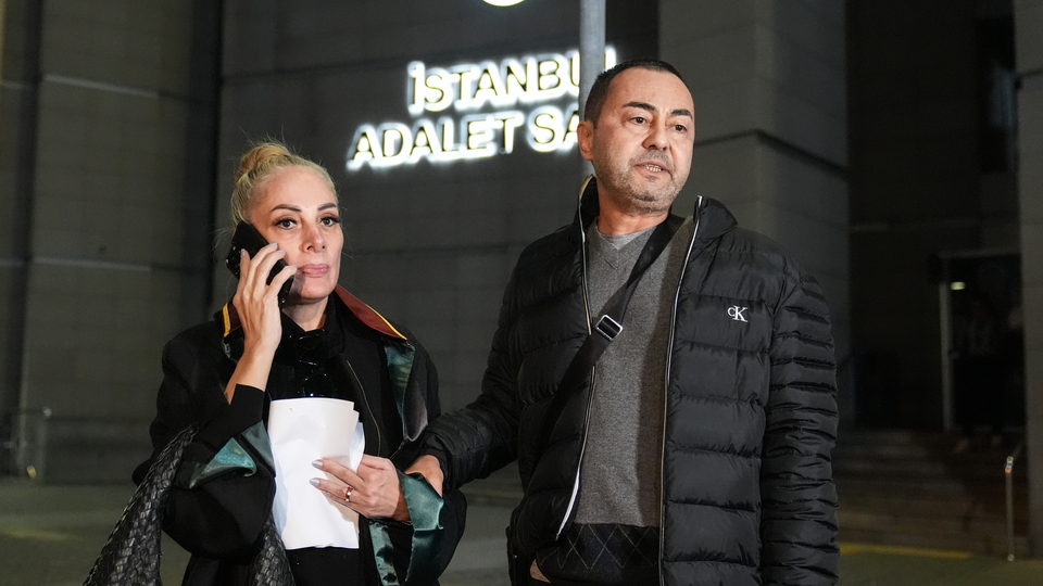 Kumar tutkusuyla yüzleşiyor