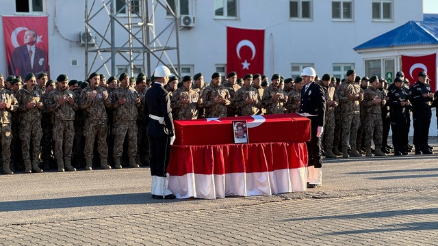 Şehit polis için cenaze töreni