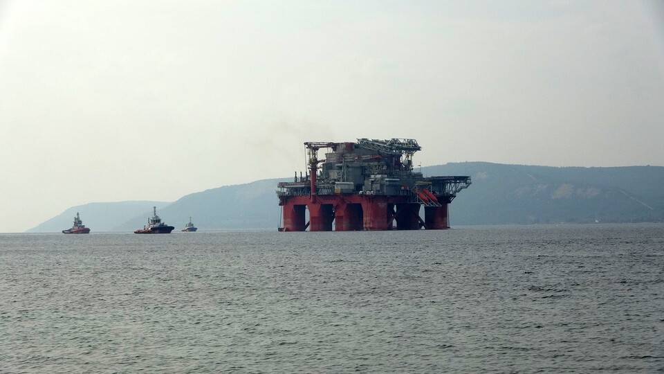 Boğaz trafiği çift yönlü askıya alındı