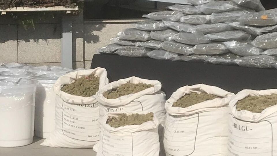 5 tona yakın uyuşturucu ele geçirildi!