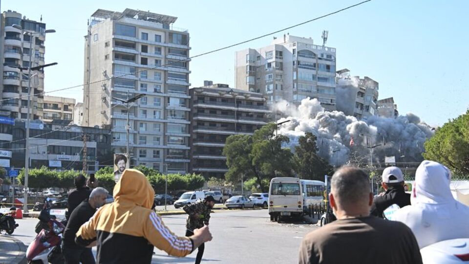 İsrail Beyrut'a saldırılarını sürdürüyor