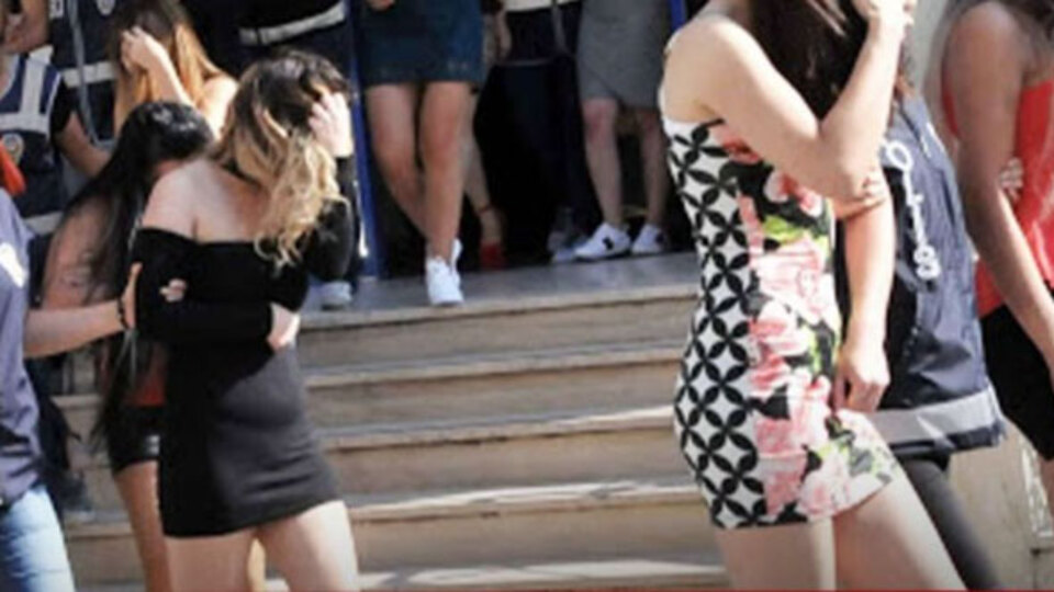 60 adrese fuhuş baskını! 85 kadın kurtarıldı!