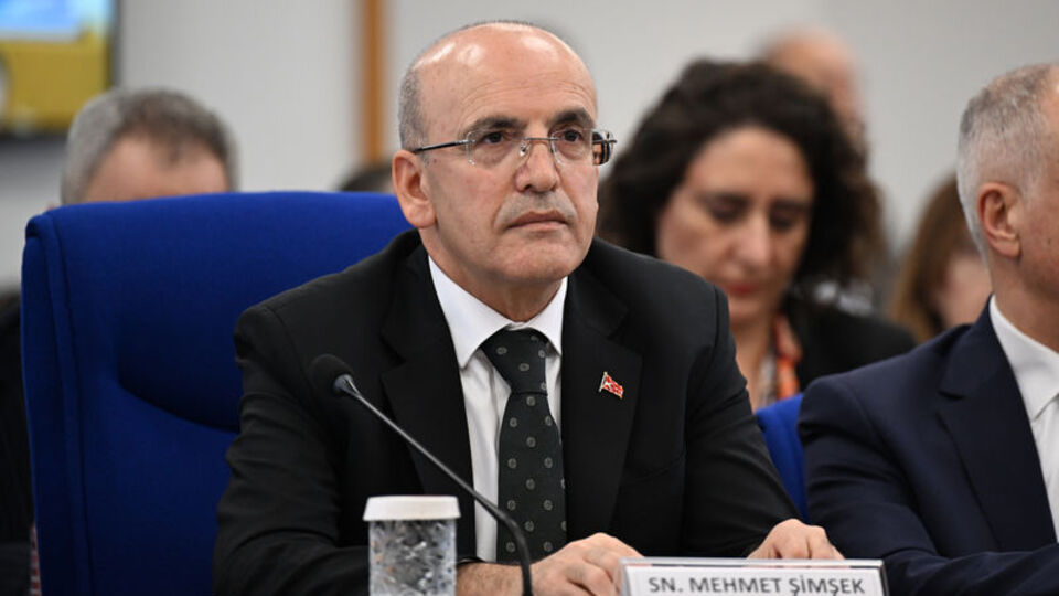 Bakan Şimşek'ten asgari ücret açıklaması: Çalışanlarımızı enflasyona ezdirmeyeceğiz