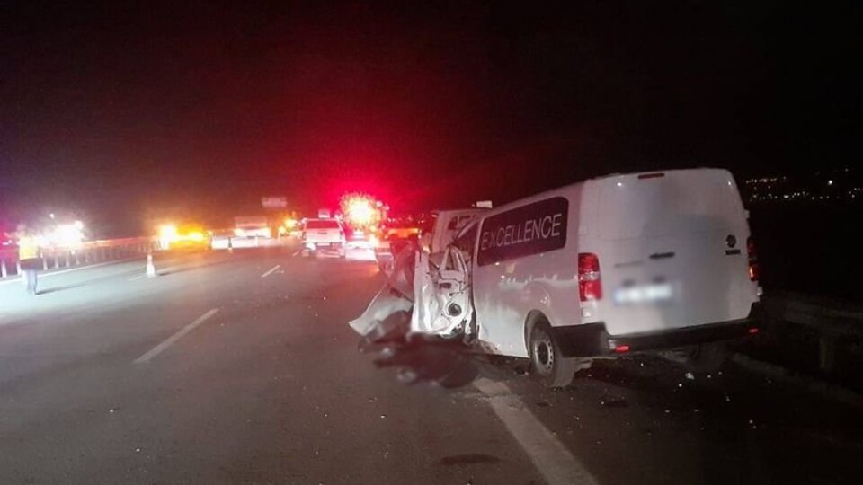 Aydın-Denizli Otoyolu'nda zincirleme kaza: 1 ölü, 4 yaralı