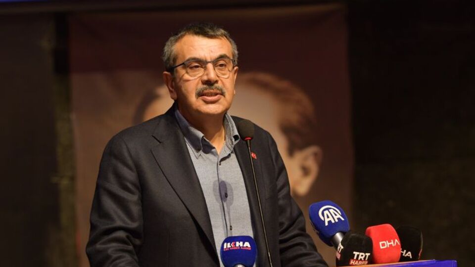 CHP'den Bakan Tekin'e suç duyurusu