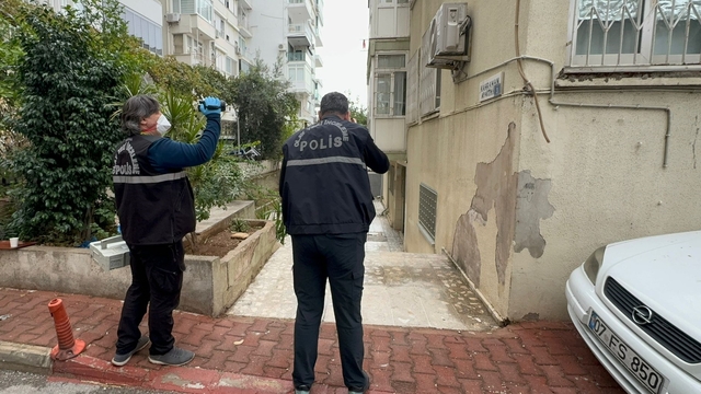 Ev sahibi kiracısıyla kaldığı dairede ölü bulundu