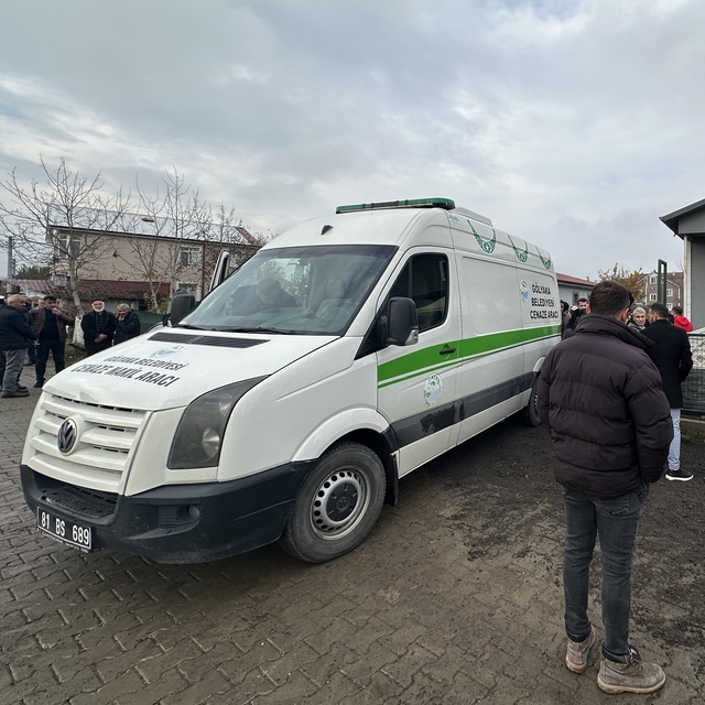 Ölçü almak için çıktığı çatıda akımına kapıldı